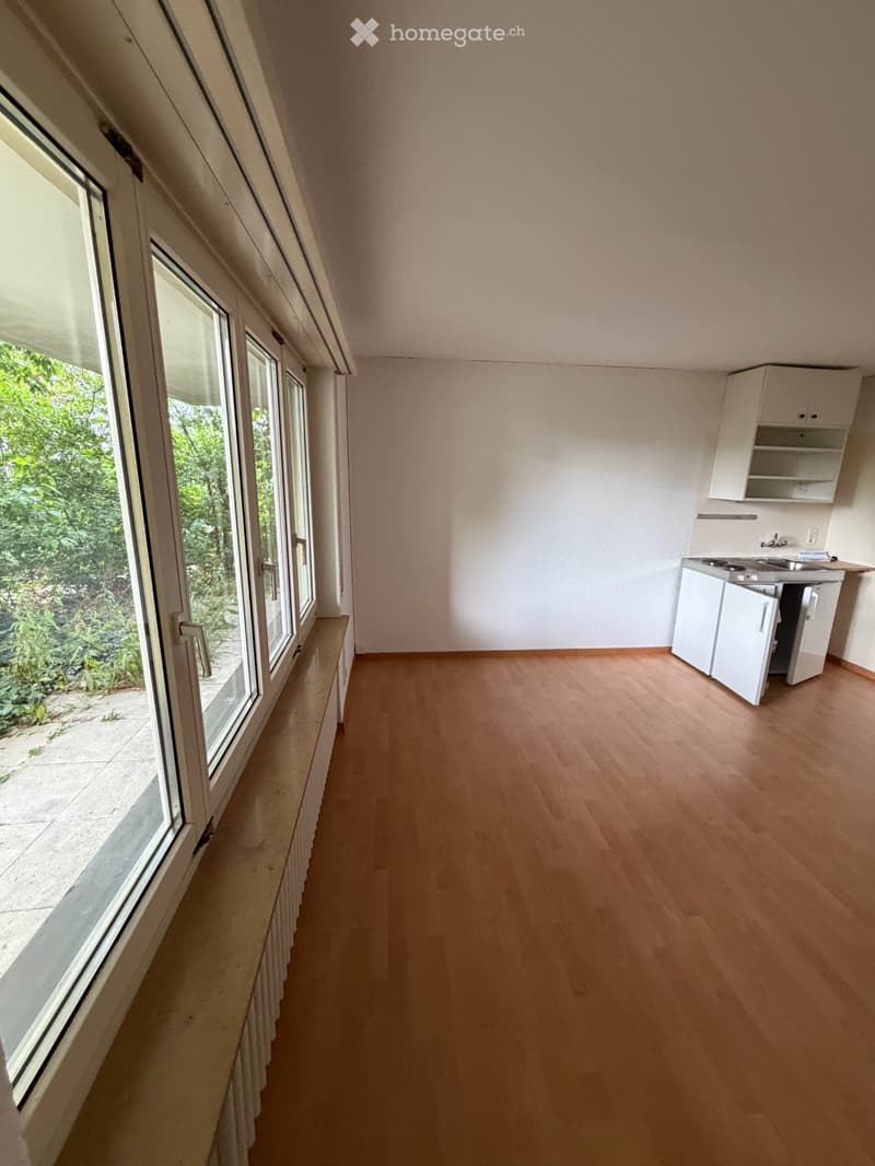Helles Studio Zollikon - Haltestelle Rehalp vor der Haustüre (3)