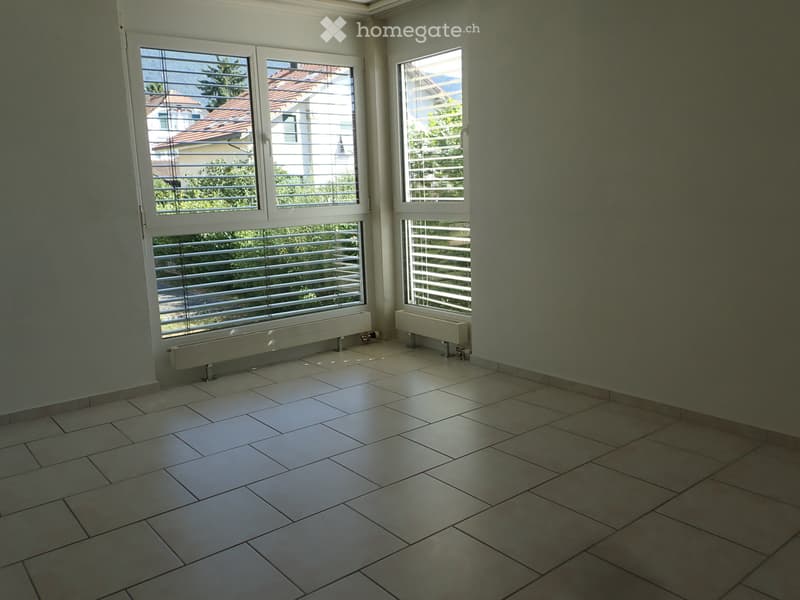 zu Vermieten 4 1/2 Zimmer Wohnung (4)