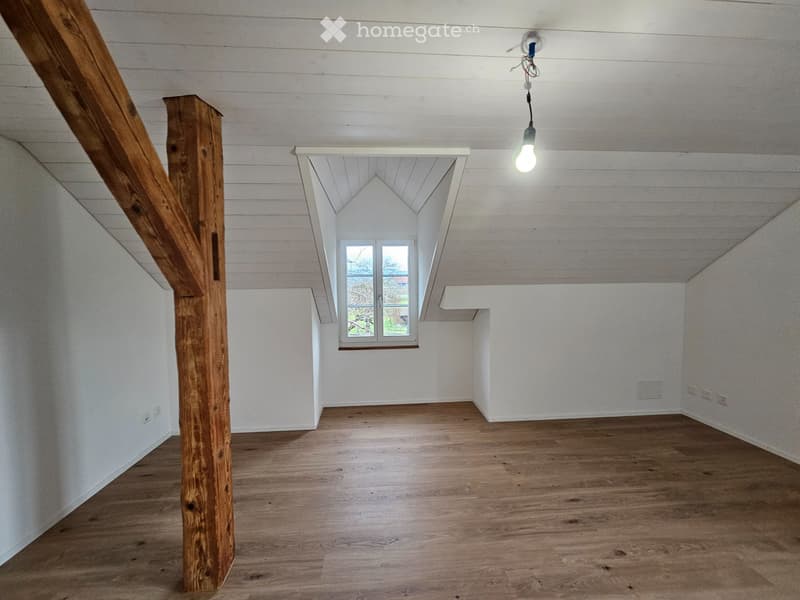 Charmante 2.5-Zimmer-Dachwohnung in Belp (4)