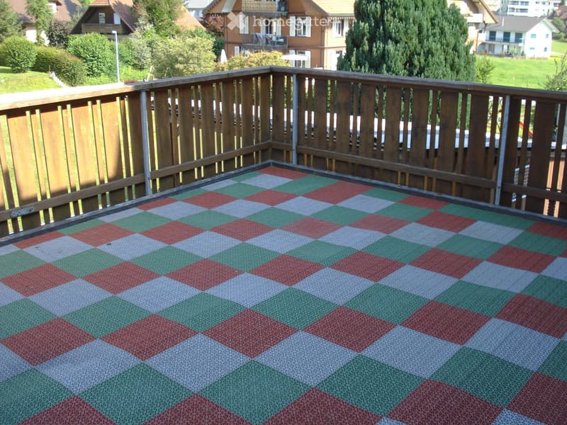 Helle 4.5 Zimmer Wohnung mit Balkon und Aussicht 2.OG (5)