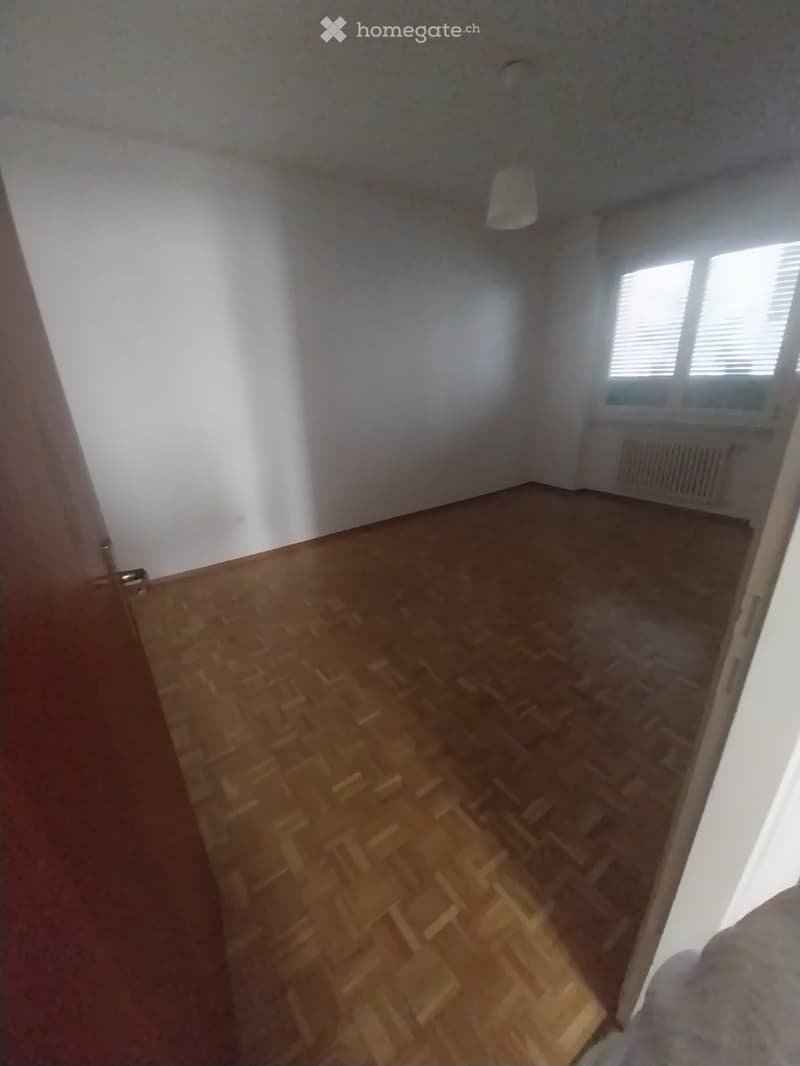 Centrale appartamento con parcheggio privato (3)