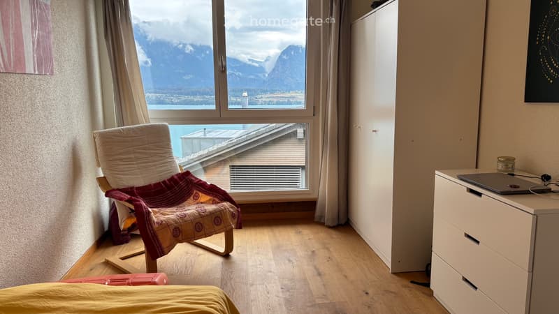 Zimmer in 4.5 Zimmer Wohnung in Oberhofen am Thunersee (1)