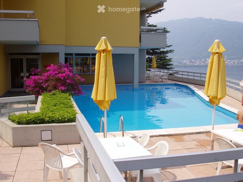 Stupendo bilocale vista lago con terrazzo piscina condom (3)