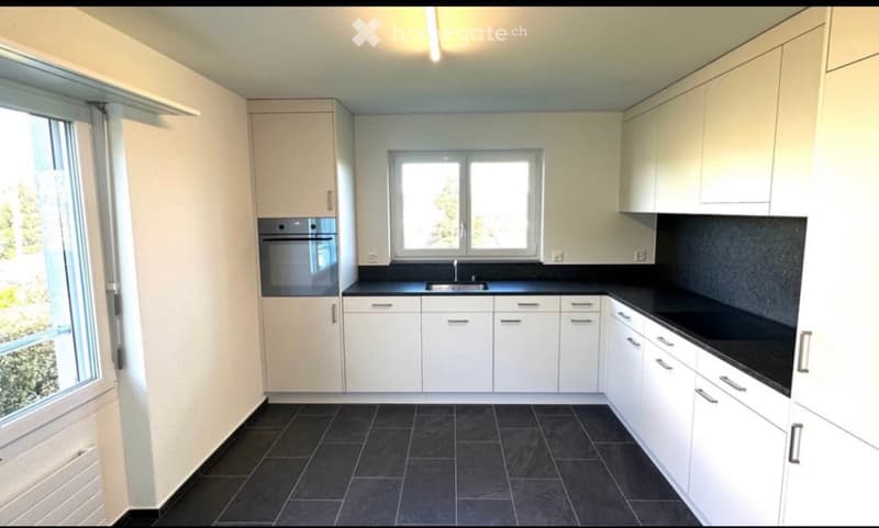 8 Zimmer Einfamilienhaus Mit Carport und Garage (3)