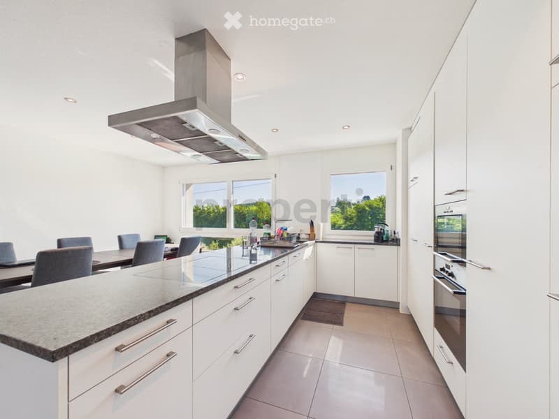 Moderne und grosszügige 3.5 Zimmer WHG in Adliswil (2)