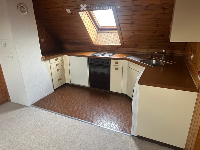 1,5 Zimmer Altbauwohnung DG in Koppigen BE (1)