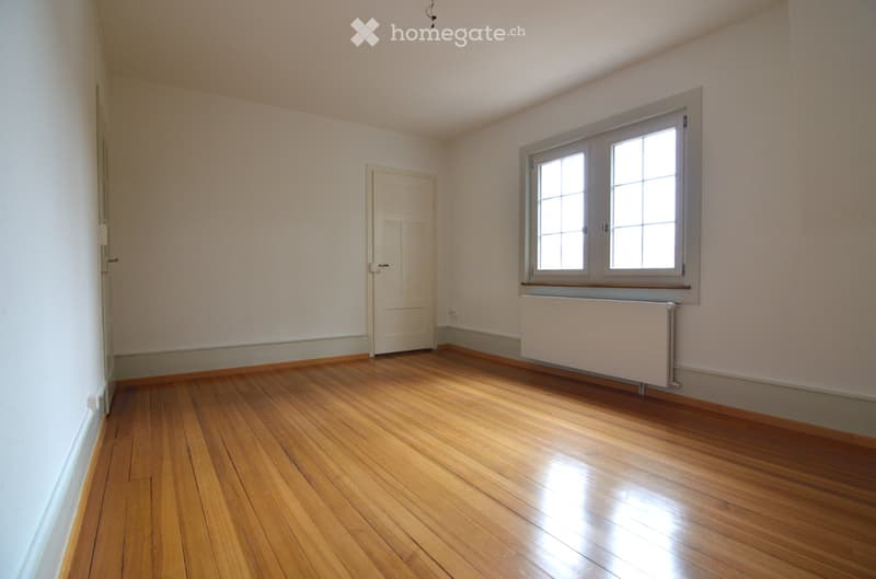3-Zimmer-Wohnung mit Balkon 2 Minuten zum Bahnhof Lyss (1)