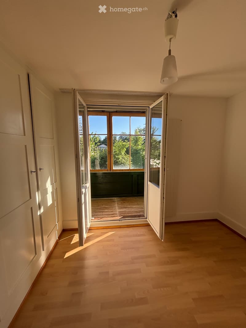 Schöne Altbau 4.5 Zimmerwohnung zu vermieten . (1)