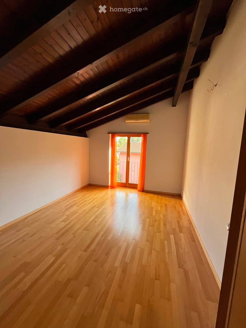 Appartamento in casa bifamiliare (2)