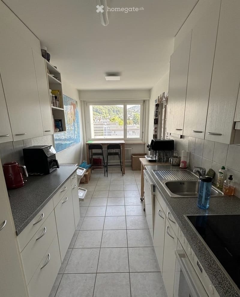 Möbliertes WG-Zimmer mit Balkon in Pratteln (4)