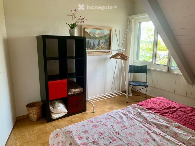 Gemütliches, möbliertes Dachzimmer (2)