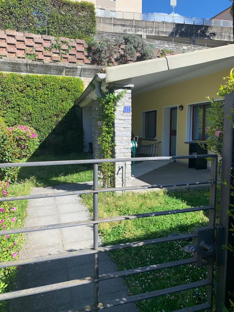 Appartamento con giardino (1)