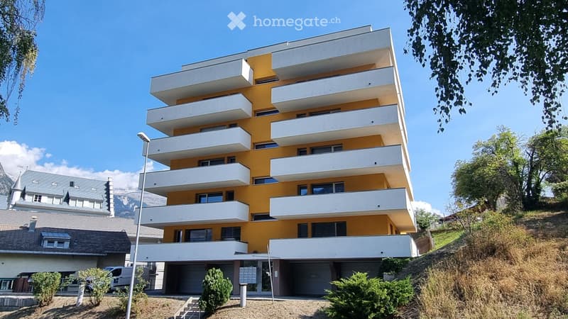 Grosse 4.5-Zimmer-Wohnung (1. OG) (1)