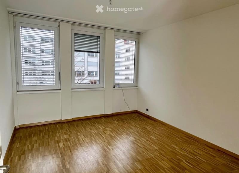 Schöne zentrale 2.5-Zimmer-Wohnung in Biel zu vermieten (4)
