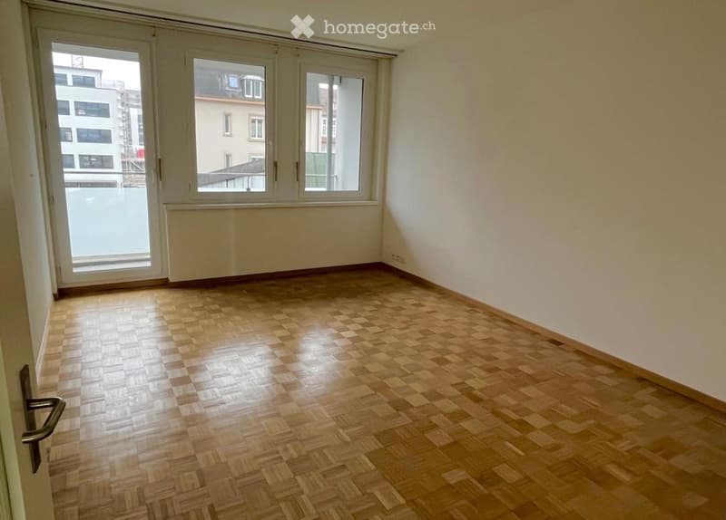 Schöne zentrale 2.5-Zimmer-Wohnung in Biel zu vermieten (3)