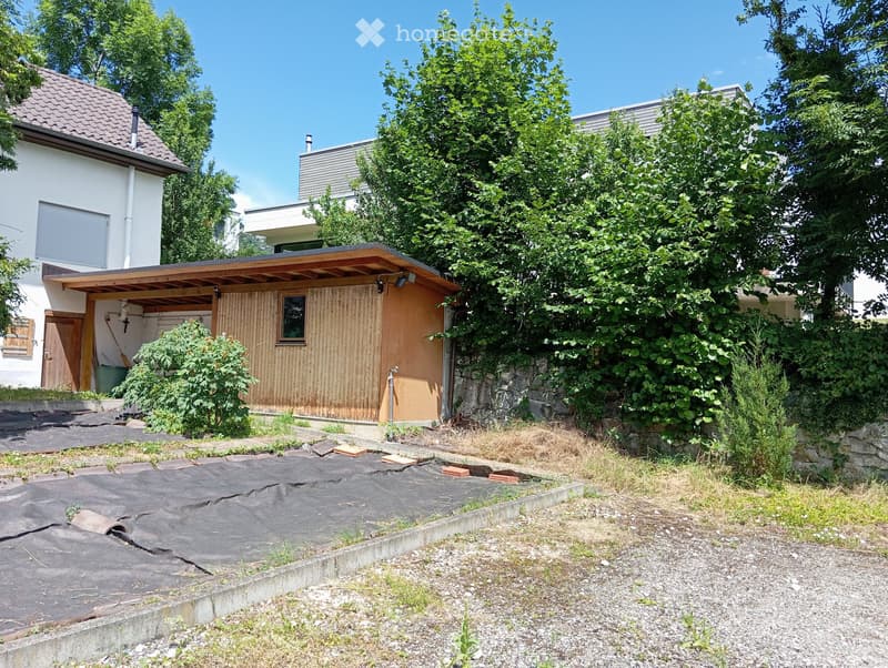 Freistehendes Einfamilienhaus mit grossen Grundstück (4)