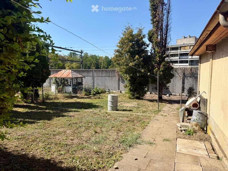 Kleine Gartenwohnung inkl. Aussenparkplatz und Nebenkosten (1)