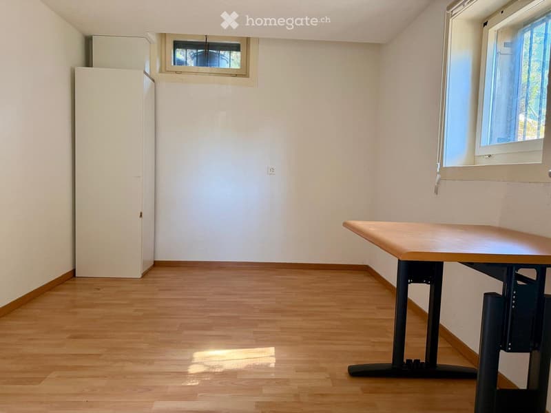 Kleine Gartenwohnung inkl. Aussenparkplatz und Nebenkosten (2)