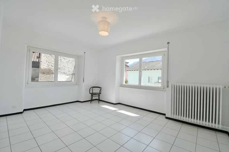 APPARTAMENTO 4.5 LOCALI A GORDOLA (4)