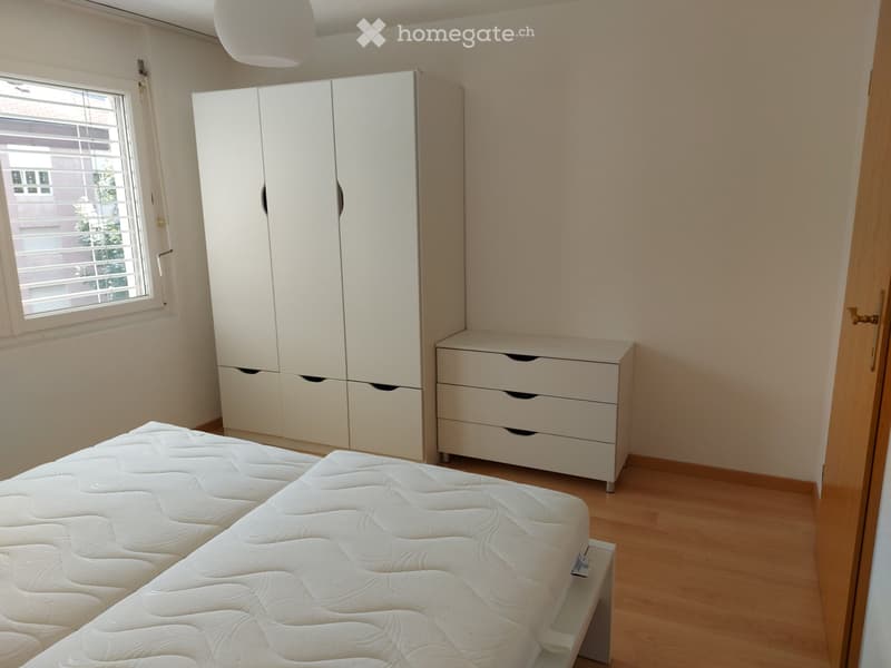 Möbliertes Einzelzimmer in 4,5 Zi. Wohnung zu vermieten (2)