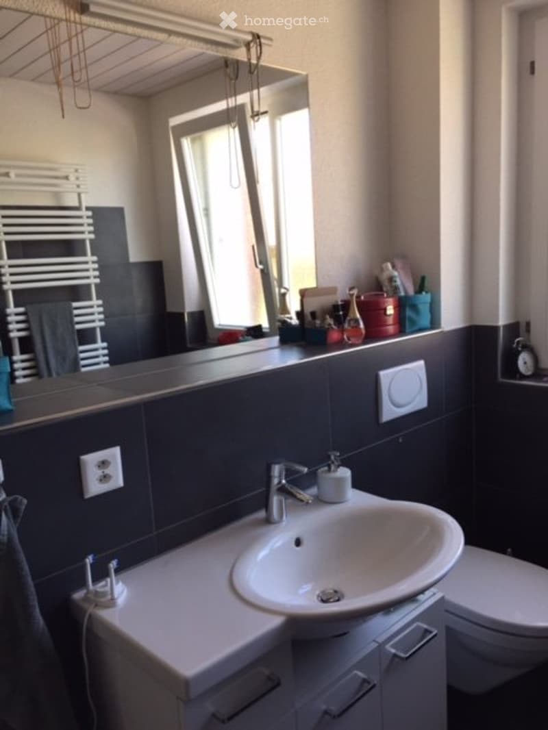 Schöne 3-Zimmer-Wohnung zu vermieten im Lehrerhaus (1)