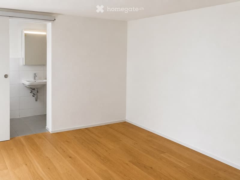 Moderne 3 1/2-Zi-Wohnung 97 m2, zentral gelegen (3)