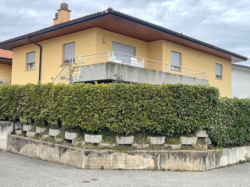 Appartamento in casa bifamiliare a Stabio zona Montalbano (1)