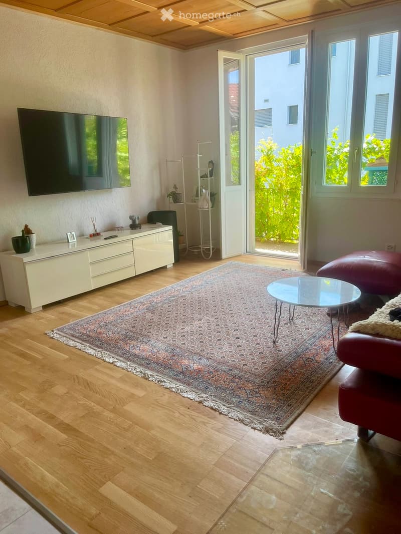 Moderne 3.5-Zimmerwohnung im EG mit Terrasse & Garten (3)