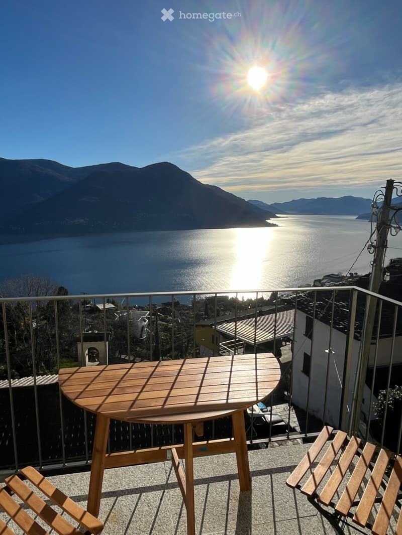 Appartamento di 2.5 locali con magnifica vista lago (1)