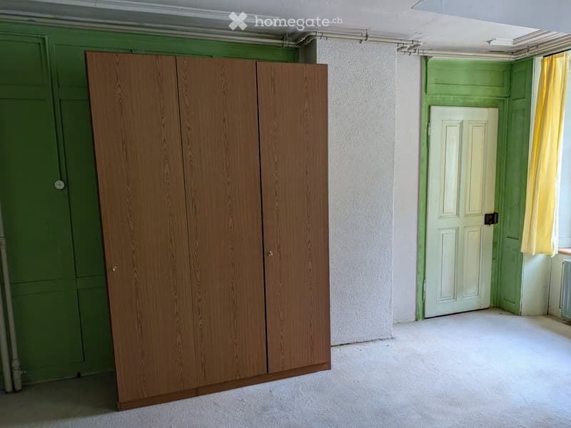 Grosszügiges Zimmer in historischen Gasthaus Diesbach (3)