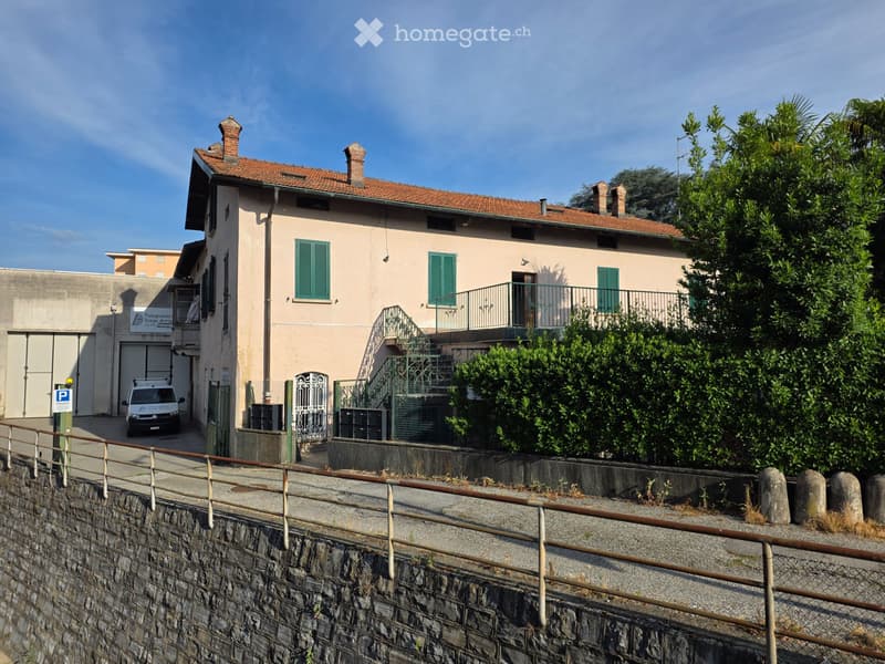 Stanza in appartamento/ufficio - tutte utenze incluse (3)