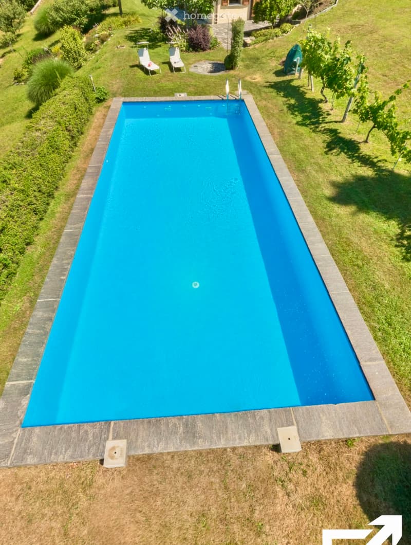 Villa nel verde con grande piscina su 8747m2 (2)