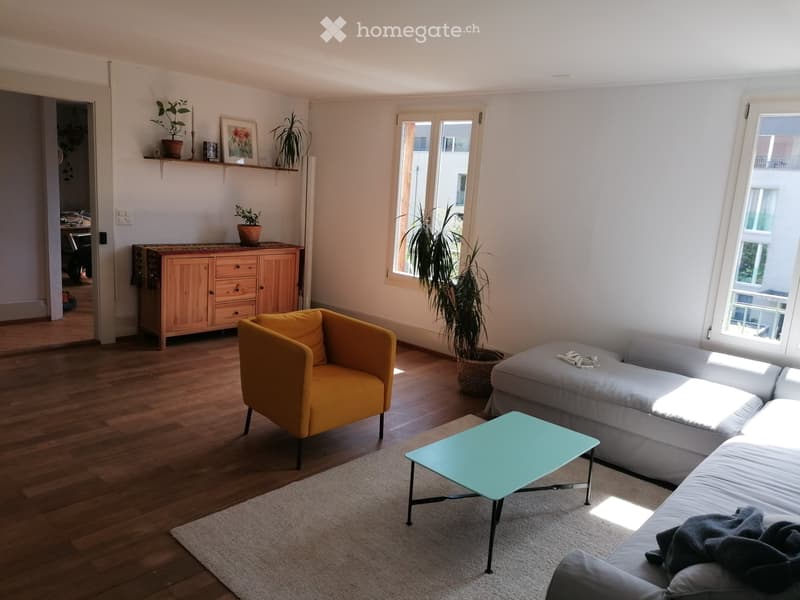 Charmante 5.5-Zimmer-Altbauwohnung in Erlach befristet (3)