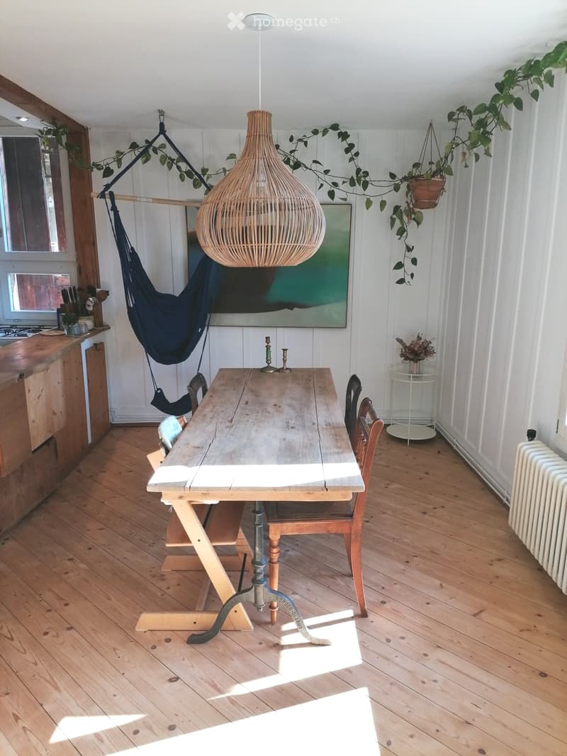 Charmante 5.5-Zimmer-Altbauwohnung in Erlach befristet (2)