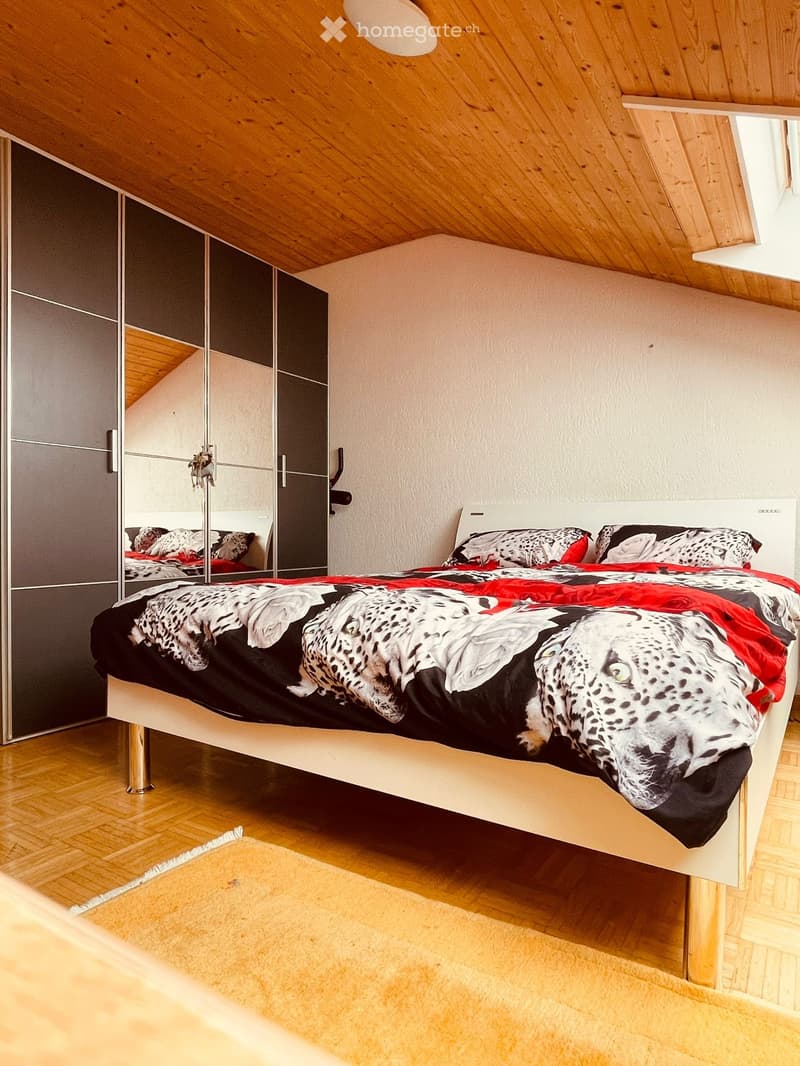 Sehr schönes voll möbliertes Zimmer ab SOFORT (1)