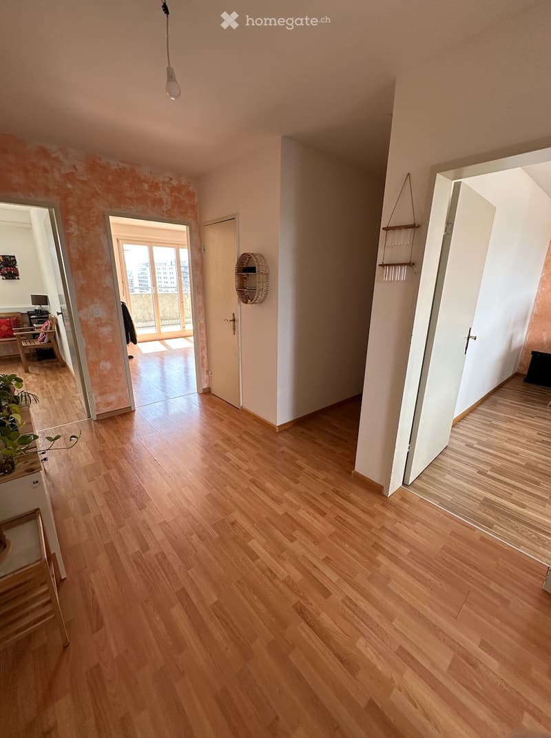 3.5 Top-Floor Apartment Mid-Nov to Mid-Jan (Flexible) (2)