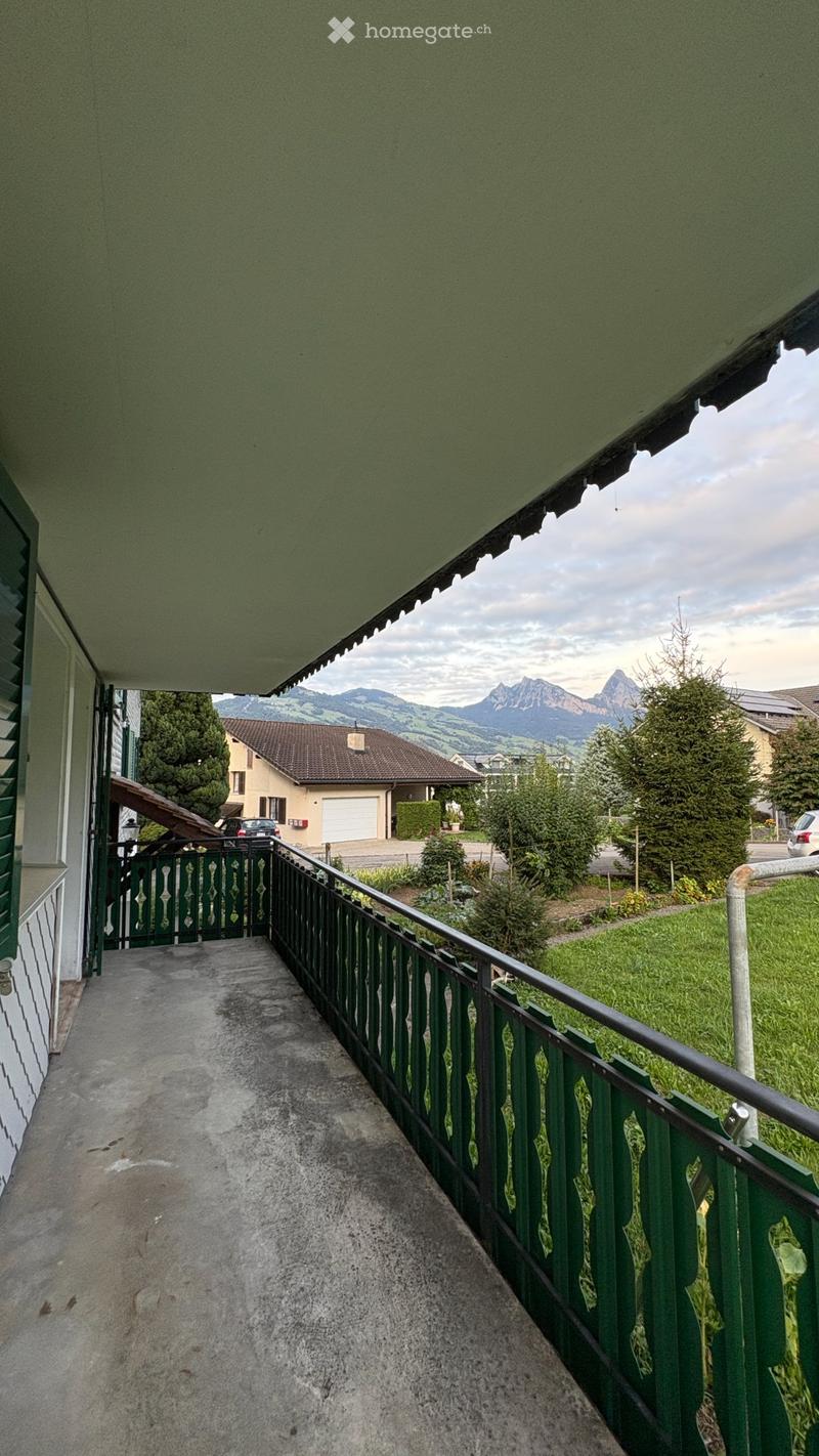 Geräumige 2.5ZimmerWohnung in ruhiger Lage in Lauerz. (2)