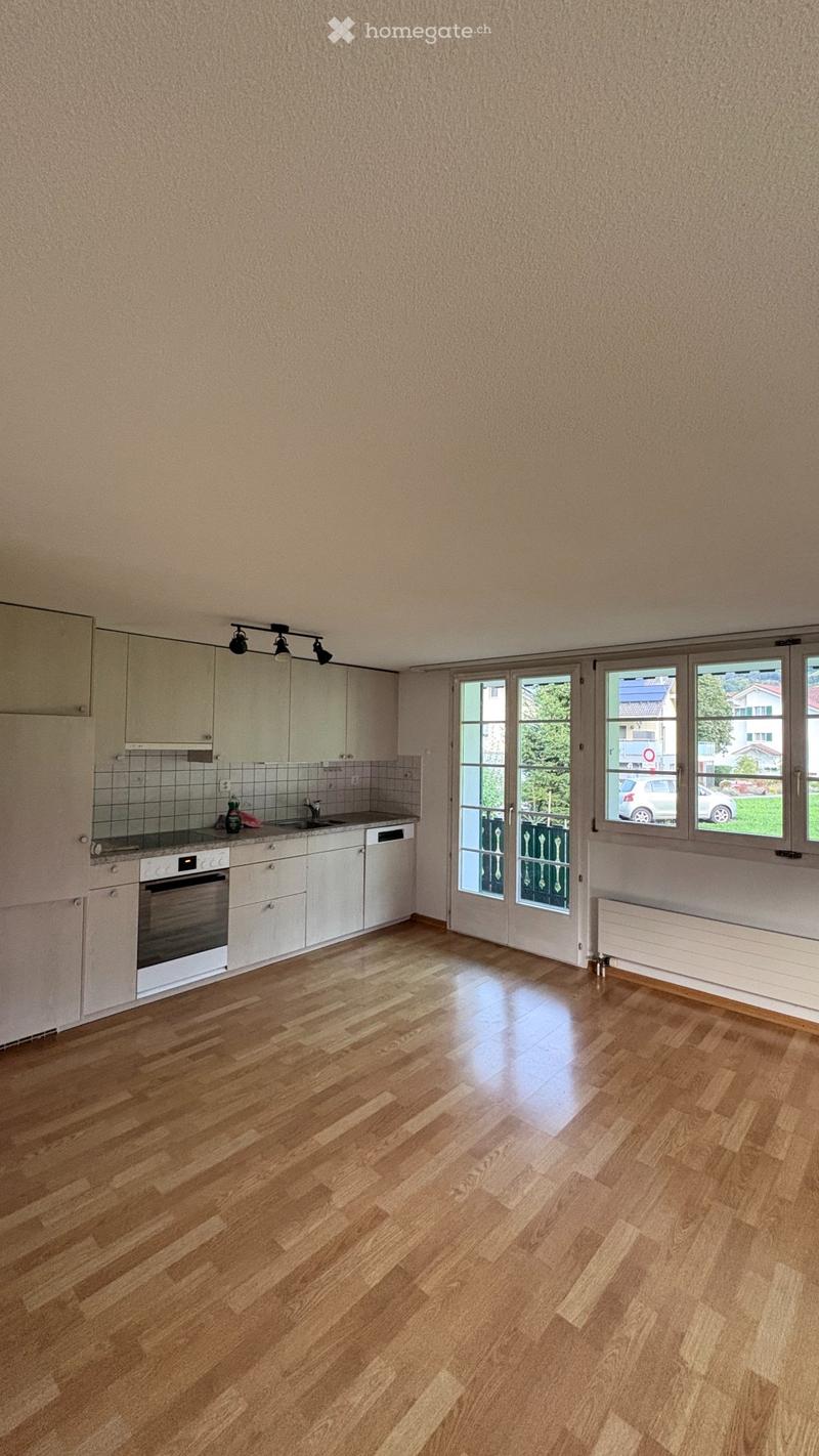 Geräumige 2.5ZimmerWohnung in ruhiger Lage in Lauerz. (1)