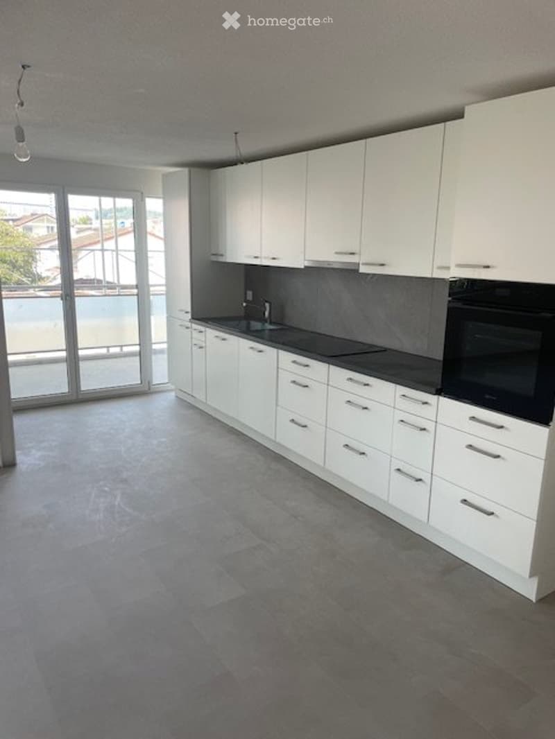 Erstvermietung nach Totalrenovation Wohnung mit Balkon (1)
