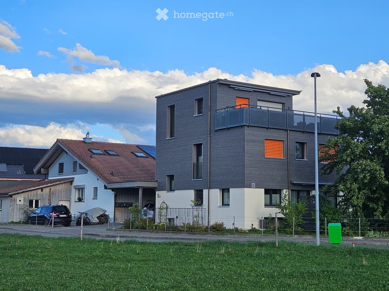 Moderne 2.5 Zimmer Wohnung im EG zu vermieten (1)