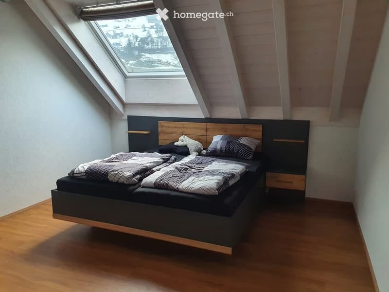 Exklusive, grosszügige 3.5 Zi.-Dachgeschosswohnung in Flums (2)