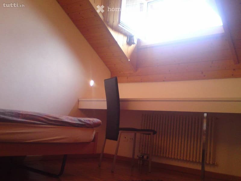 Schönes möbliertes Zimmer zu vermieten in Malans (4)