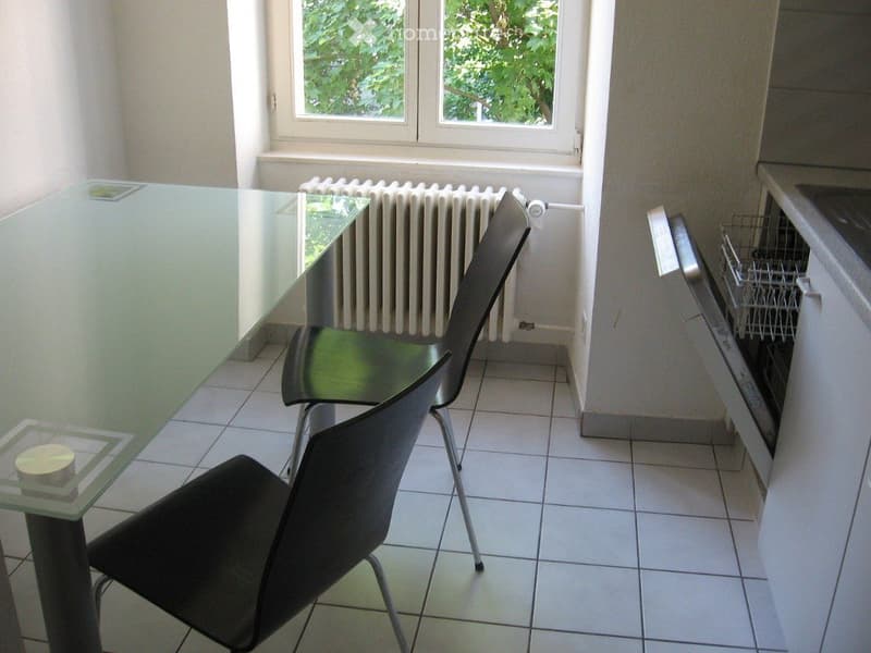 Zu vermieten: Helle und moderne 4.5-Zimmer-Wohnung mit Veran (1)