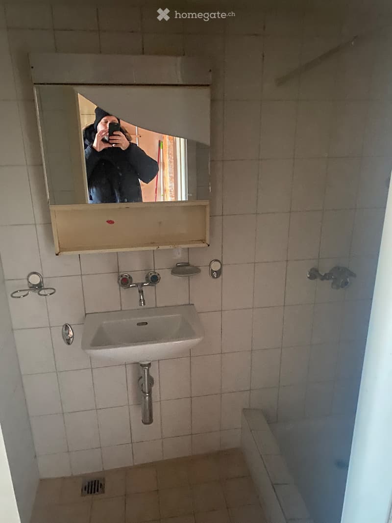 Alte Wohnung bis zu 4 Personen Handwerker (5)