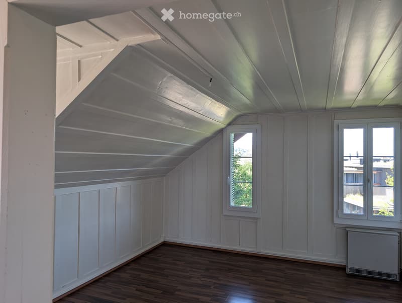 Zentrale 2.5 Zimmer-Dachwohnung in Oberdiessbach (4)