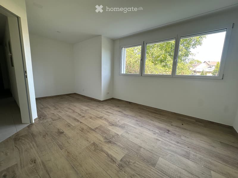 Moderne 2.5-Zimmer-Wohnung mit Gartensitzplatz (2)