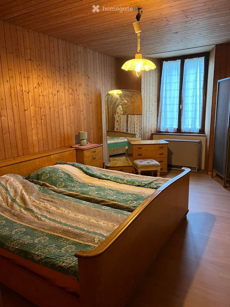 Grand appartement 4,5 pièces meublé et équipé au Locle (2)