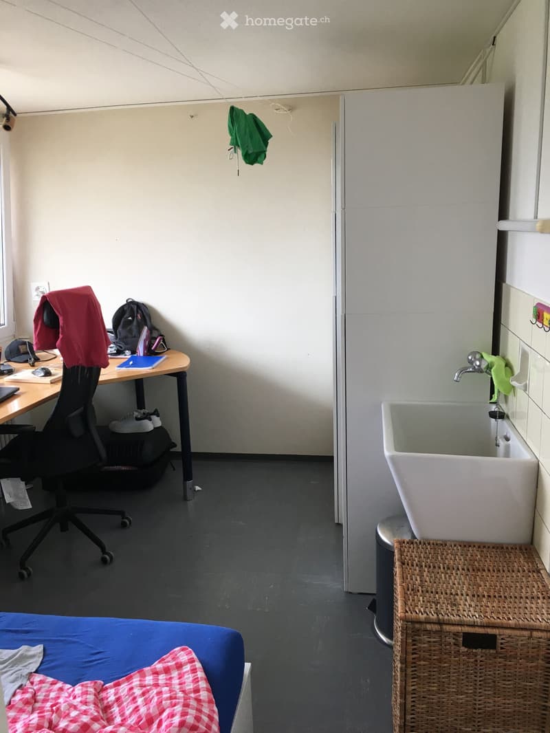 WG Zimmer / MitbewohnerIn im grossen Haus (2)