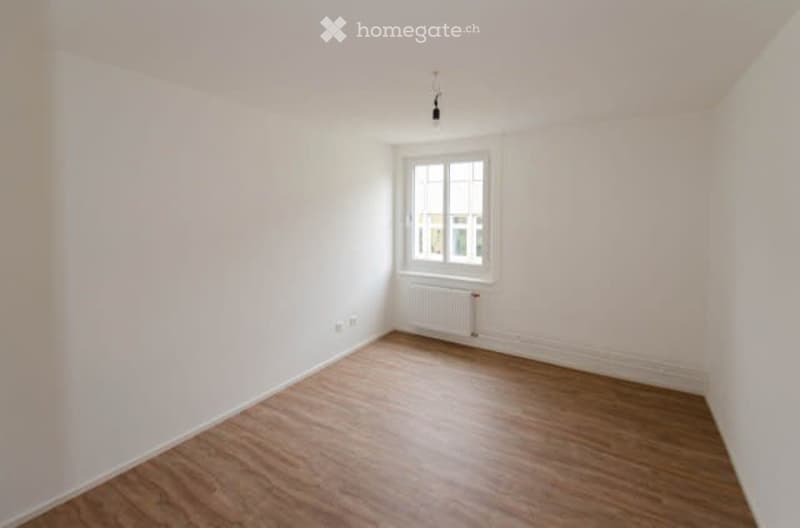 Hübsche,helle Wohnung direkt am Bahnhof Würenlos (3)