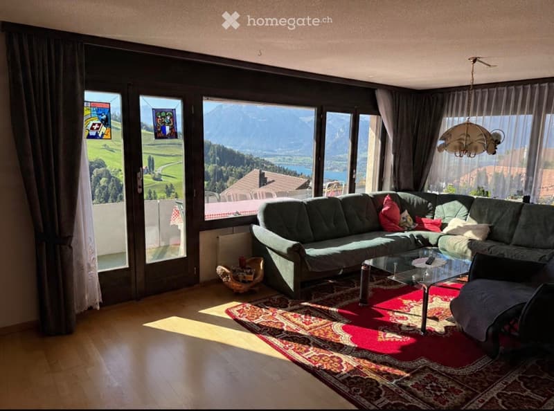 6 Zimmer Wohnung mit Balkon und Seesicht in Goldiwil o. Thun (3)
